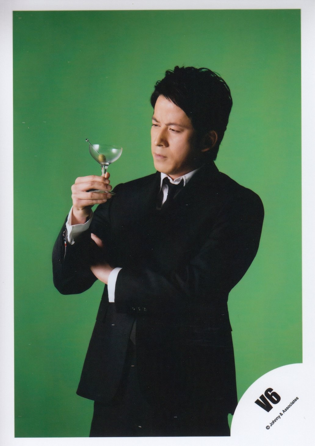 Amazon.co.jp: V6 公式生写真（岡田准一）VO00092 : おもちゃ